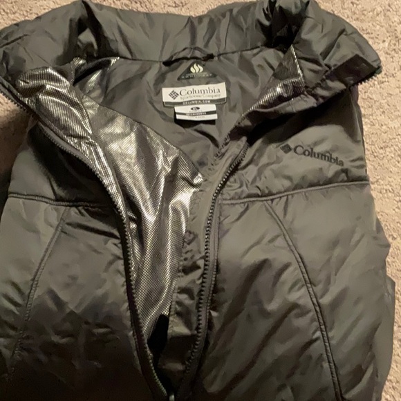 Columbia Women’s Packable Jacket XL - Picture 4 of 6